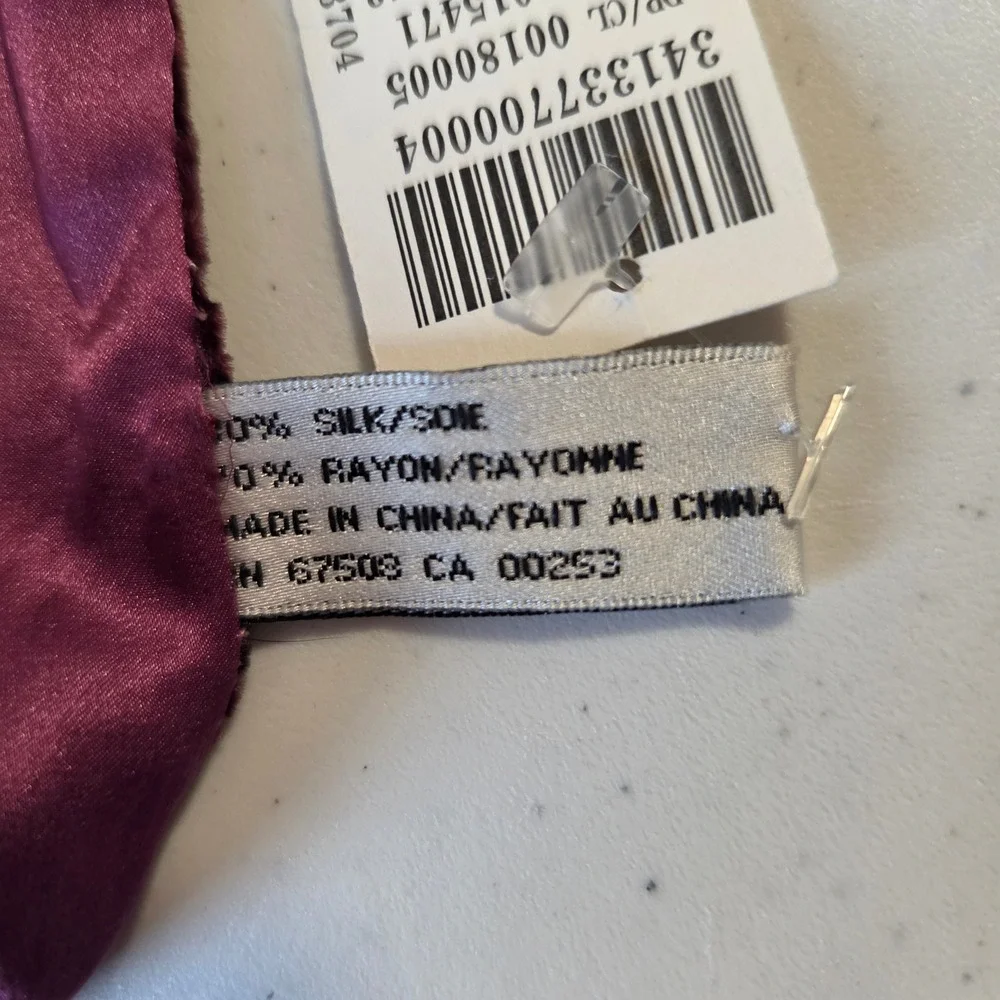 Berry Purple Silk Blend Velvet Scarf w/ Hombre Satin Lining Button Closure NWT